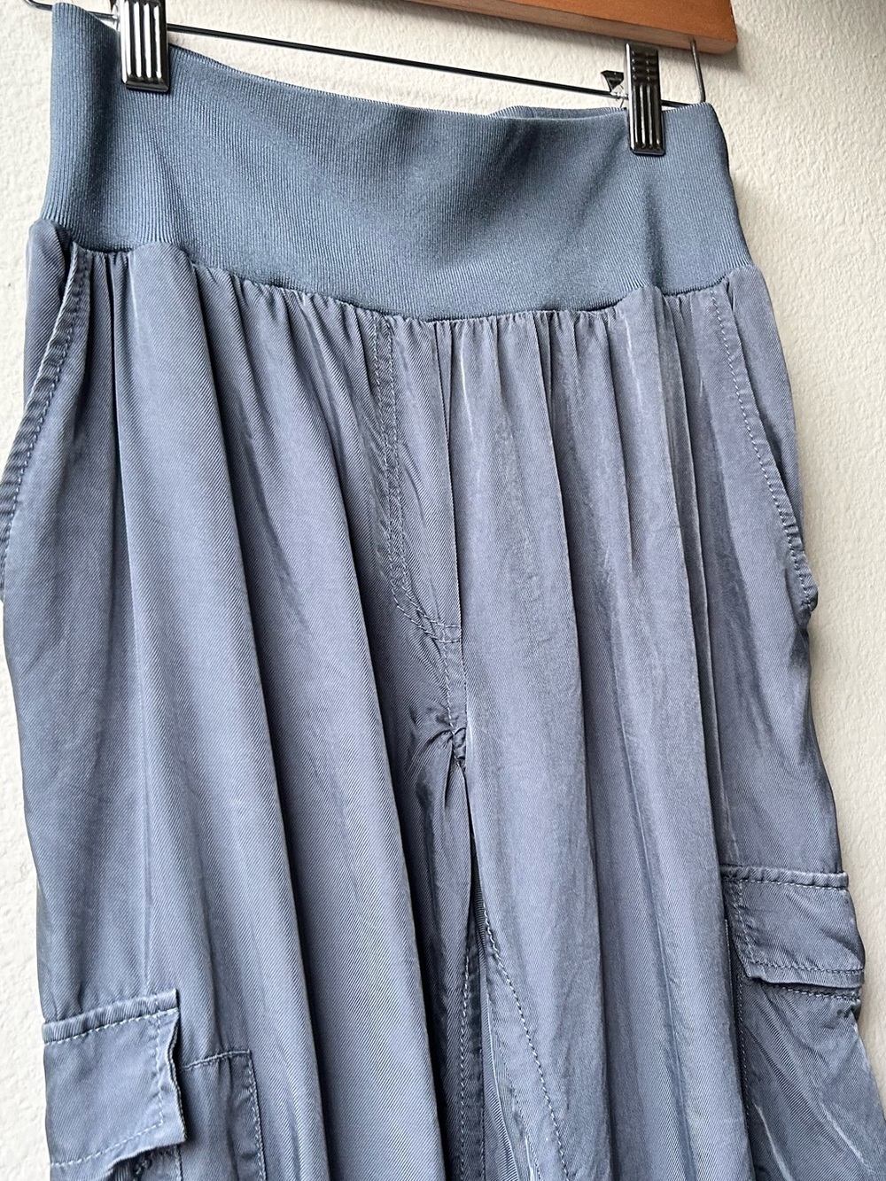 Cinq a Sept gray Giles satin joggers Sz S - Picture 6 of 15